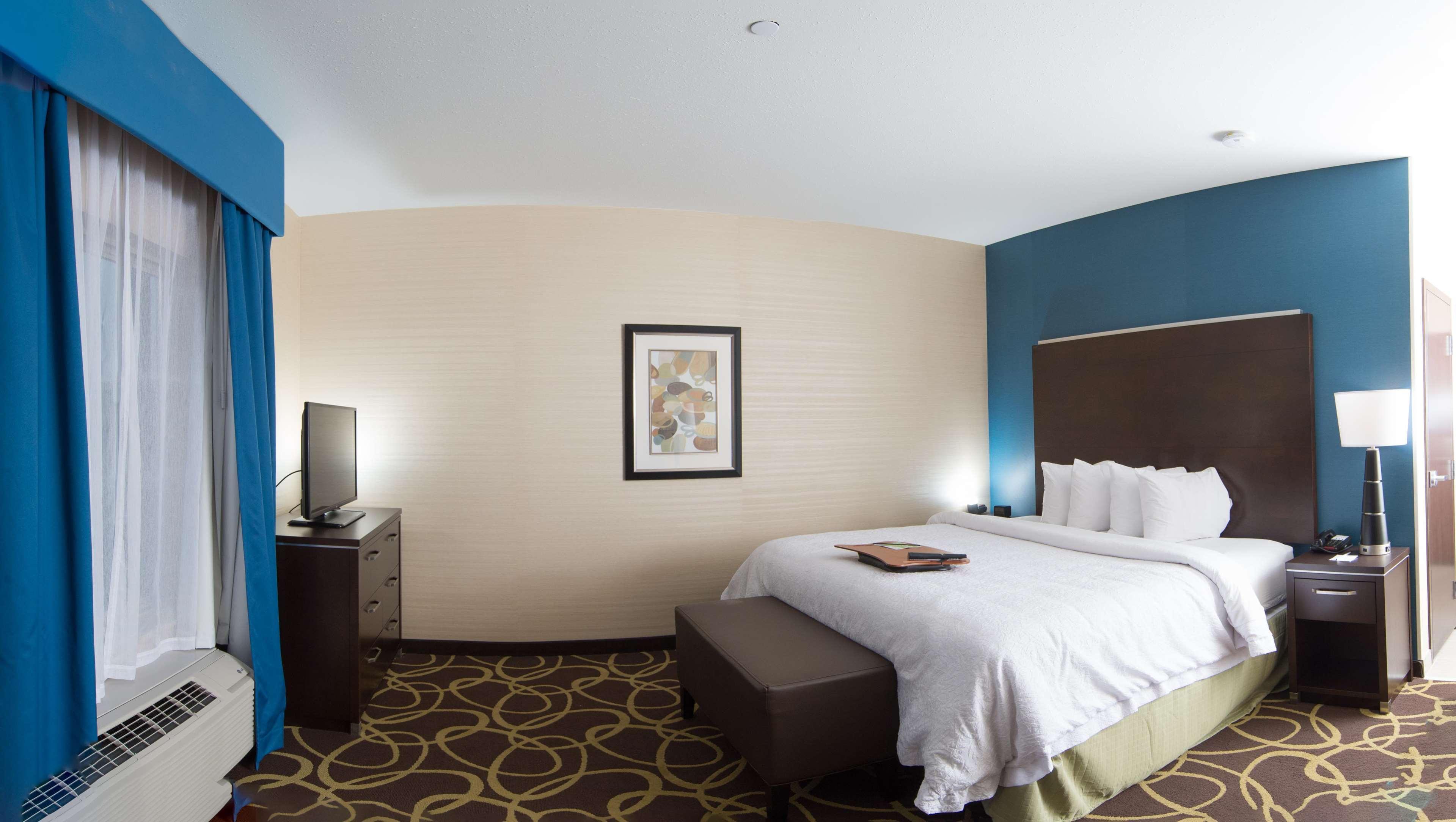 Hampton Inn & Suites East Gate Regina Esterno foto
