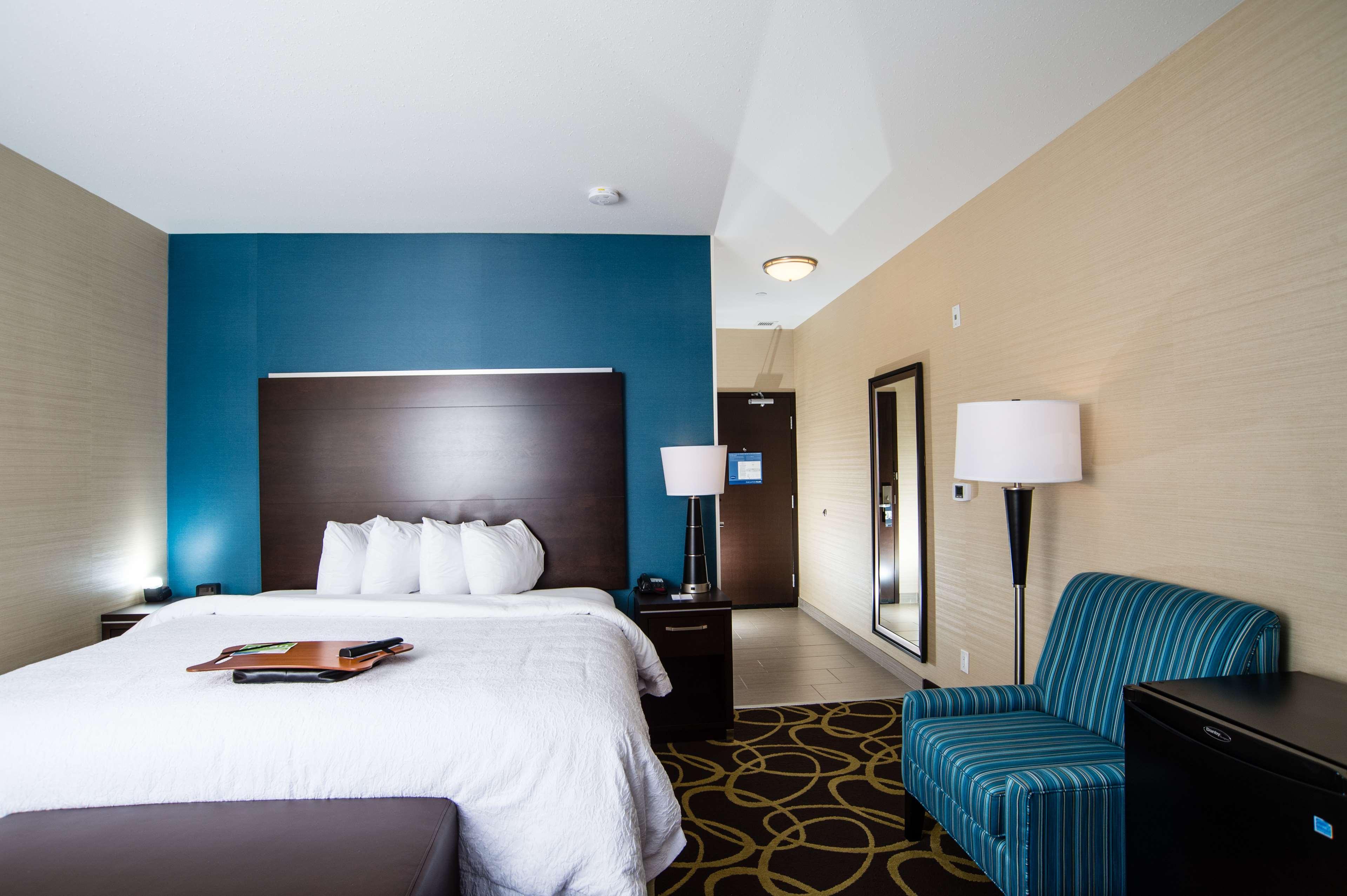 Hampton Inn & Suites East Gate Regina Esterno foto