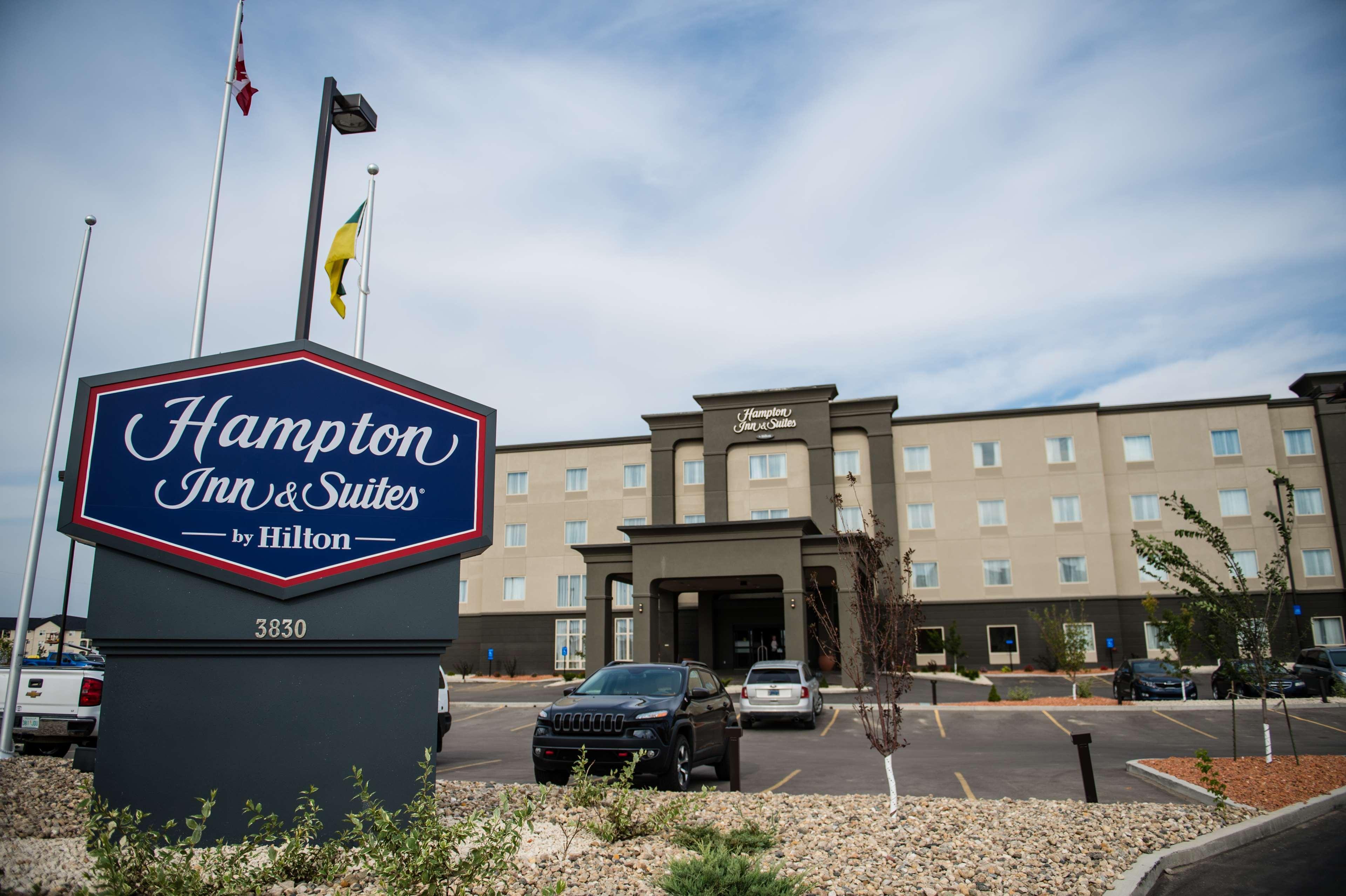 Hampton Inn & Suites East Gate Regina Esterno foto