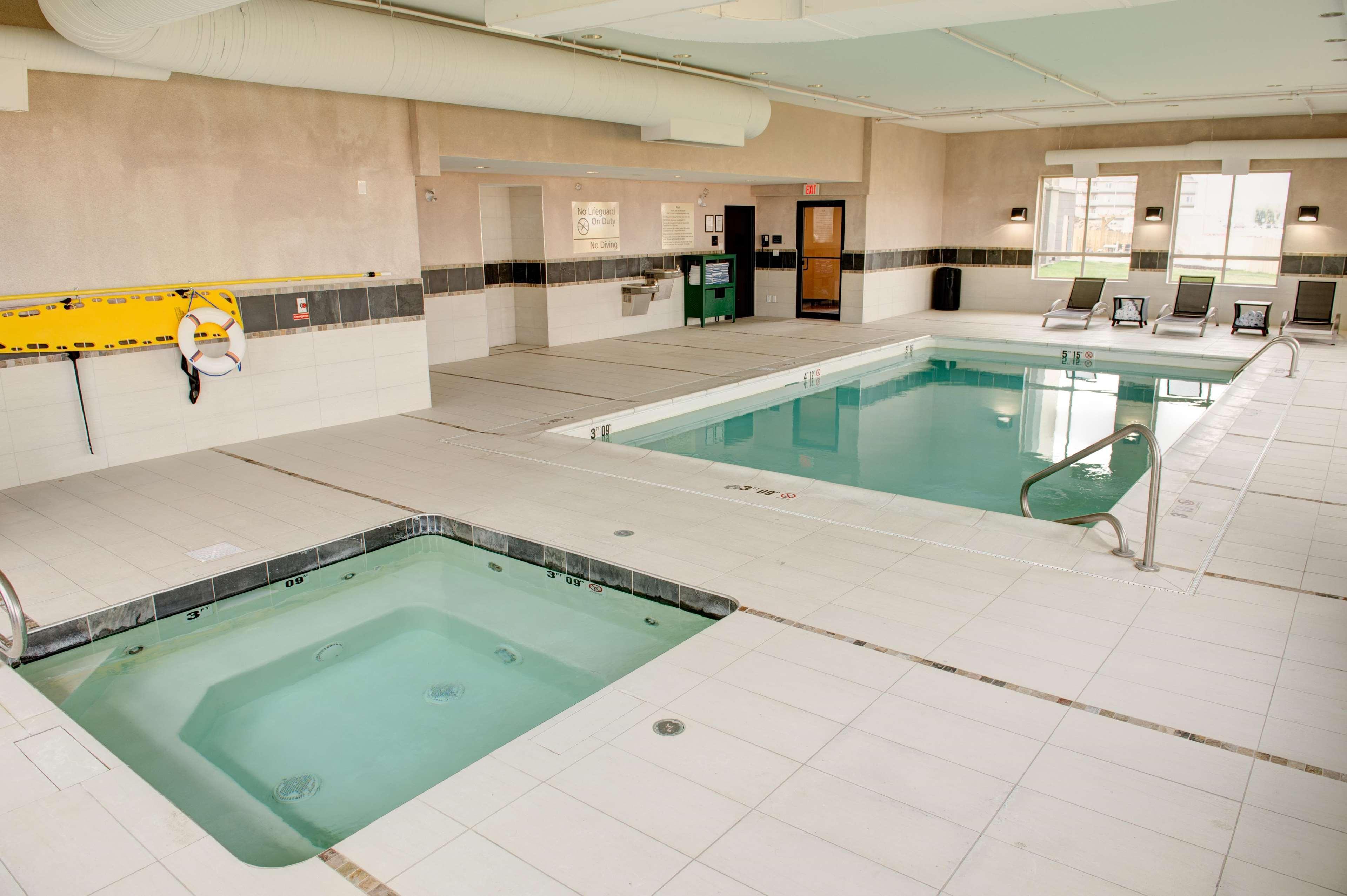 Hampton Inn & Suites East Gate Regina Esterno foto